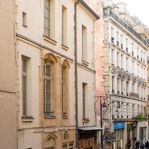 Central Apartment In The Heart Of The Marais With Air Conditioning