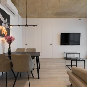 Bossa Nova - Modern 2 Bedroom Apartment In The Center