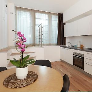 Presty Apartments