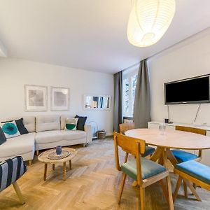 Appartement à 2 Chambres à Coucher