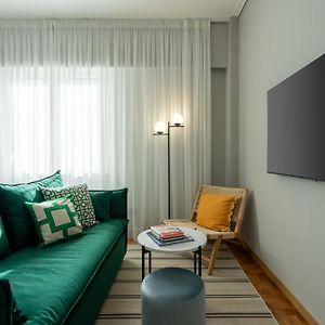 Syntagma Bliss: Athens Hub
