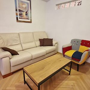 3 Room City Center Apartment By Bratislavatrip