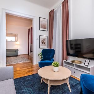 Appartement à 2 Chambres à Coucher