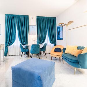 Monte Napoleone Split-Level Terrace Apartment - Top Collection