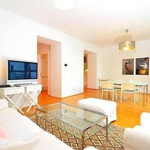 Appartement à 2 Chambres à Coucher