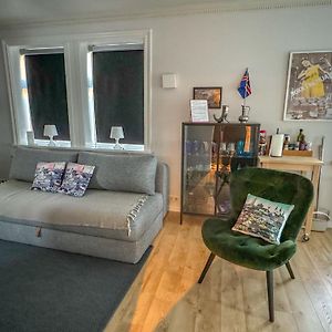 Enjoy Reykjavik Yellow Door Apartment