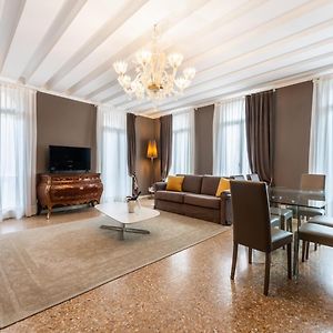 San Teodoro Palace - Luxury Apartments