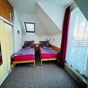 Suite à 2 Chambres à Coucher