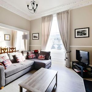 Appartement à 3 Chambres à Coucher