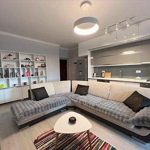 Tirana Gallery Apartment - City Center View
