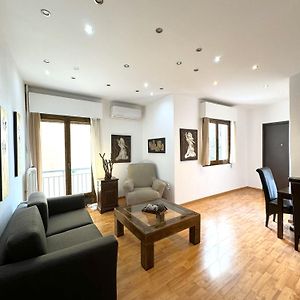 Appartement à 2 Chambres à Coucher