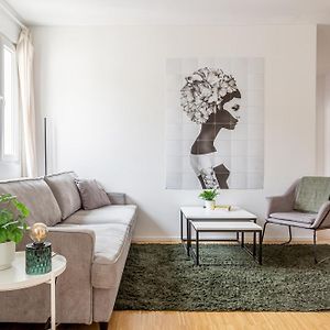 Global Living - Design Apartment I Central I Smart-Tv I Kitchen I Berlin