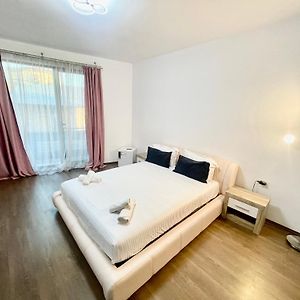 Appartement à 3 Chambres à Coucher