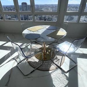 Nice Apartment With Amazing View Of Paris + Parking