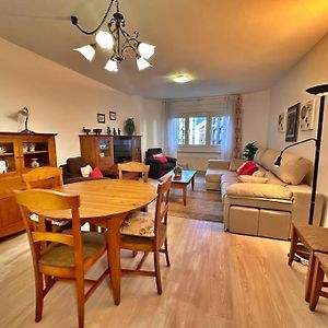 Appartement à 3 Chambres à Coucher