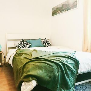 Nr.1 Perfect 3 Bedrooms Near To Main Train Station