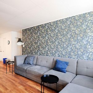 Appartement à 2 Chambres à Coucher