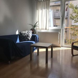 Perfect Family-Friendly Midtown Apt+French Balcony
