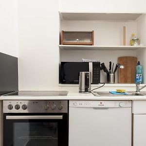 Spacious Austrian Style Apartment Close To City Center Landstrasse