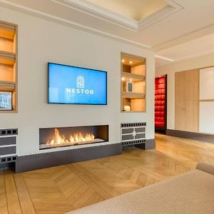 City Luxury: 3Br, Prime Location