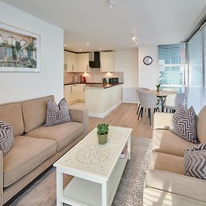 Appartement à 2 Chambres à Coucher
