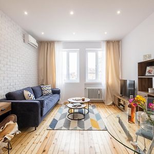 Appartement à 2 Chambres à Coucher