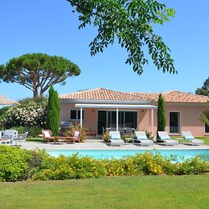 Villa de Luxe à 3 Chambres à Coucher