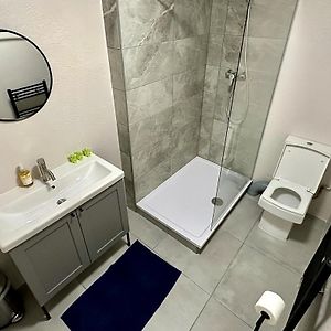 Appartement à 3 Chambres à Coucher