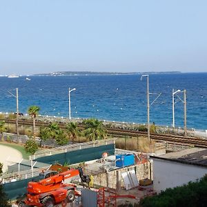 Bocca Baie T2 En Bord De Mer - Axelle Loc Appart