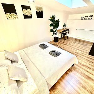 Cozy Old-Town Apartments At Kazimierz +Ac, Kitchen And Netflix