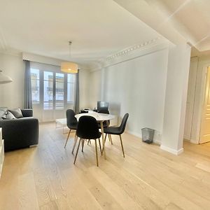 Appartement à 2 Chambres à Coucher