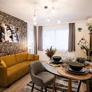 Moonlight Premium Central Apartment