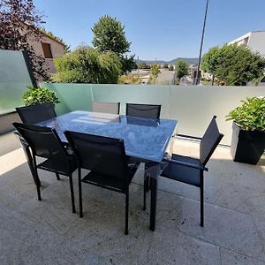 Appartement à 2 Chambres à Coucher