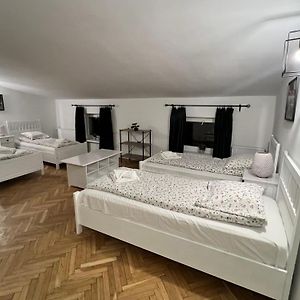 Appartement à 3 Chambres à Coucher