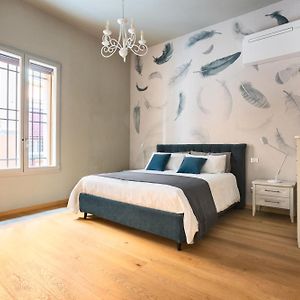 Central And Comfy Apartment Free Netflix And Disney Plus