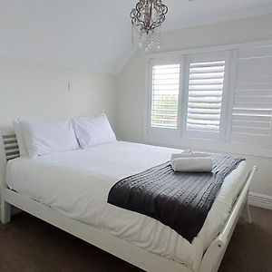Sky Stars Elegant Home With Seaview