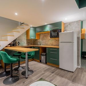 Full Equipment Designed Apartment In The Heart Of Budapest For 4 People