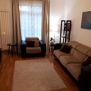 Appartement à 2 Chambres à Coucher