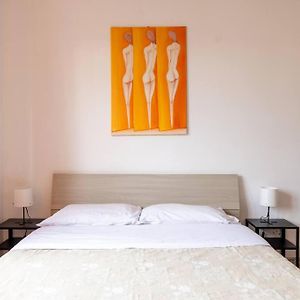 Ambra'S Bright Apartment