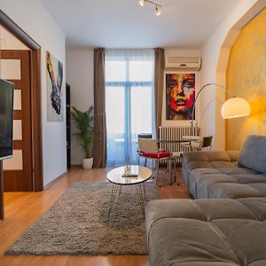 Prime Location - Breathtaking Architectural Views