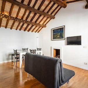 Pavone Centre Romantic Apartment