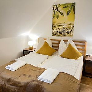 The Peaceful Garden Stay & Free Parking