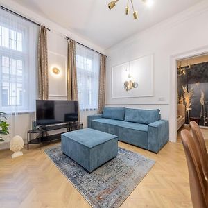 Appartement à 2 Chambres à Coucher