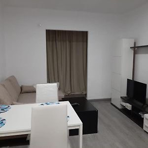 Appartement à 3 Chambres à Coucher
