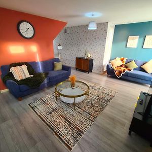 3 Bed House Etihad Stadium, Coop Live Private Parking With Optional Hot Tub