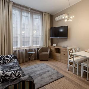 Beautiful 1Bd Old Town Apartment