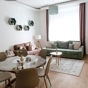 Appartement à 2 Chambres à Coucher