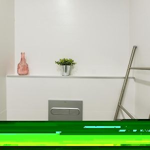 Bright With Terrace- 2Bd 2Bth- Salamanca