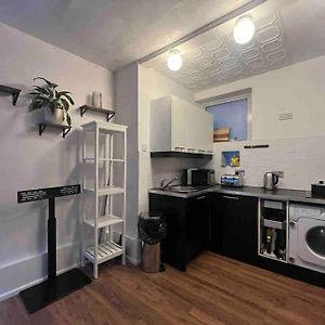 Modern Studio In Barbican Ec1 - Blue - F4