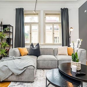 Appartement à 3 Chambres à Coucher